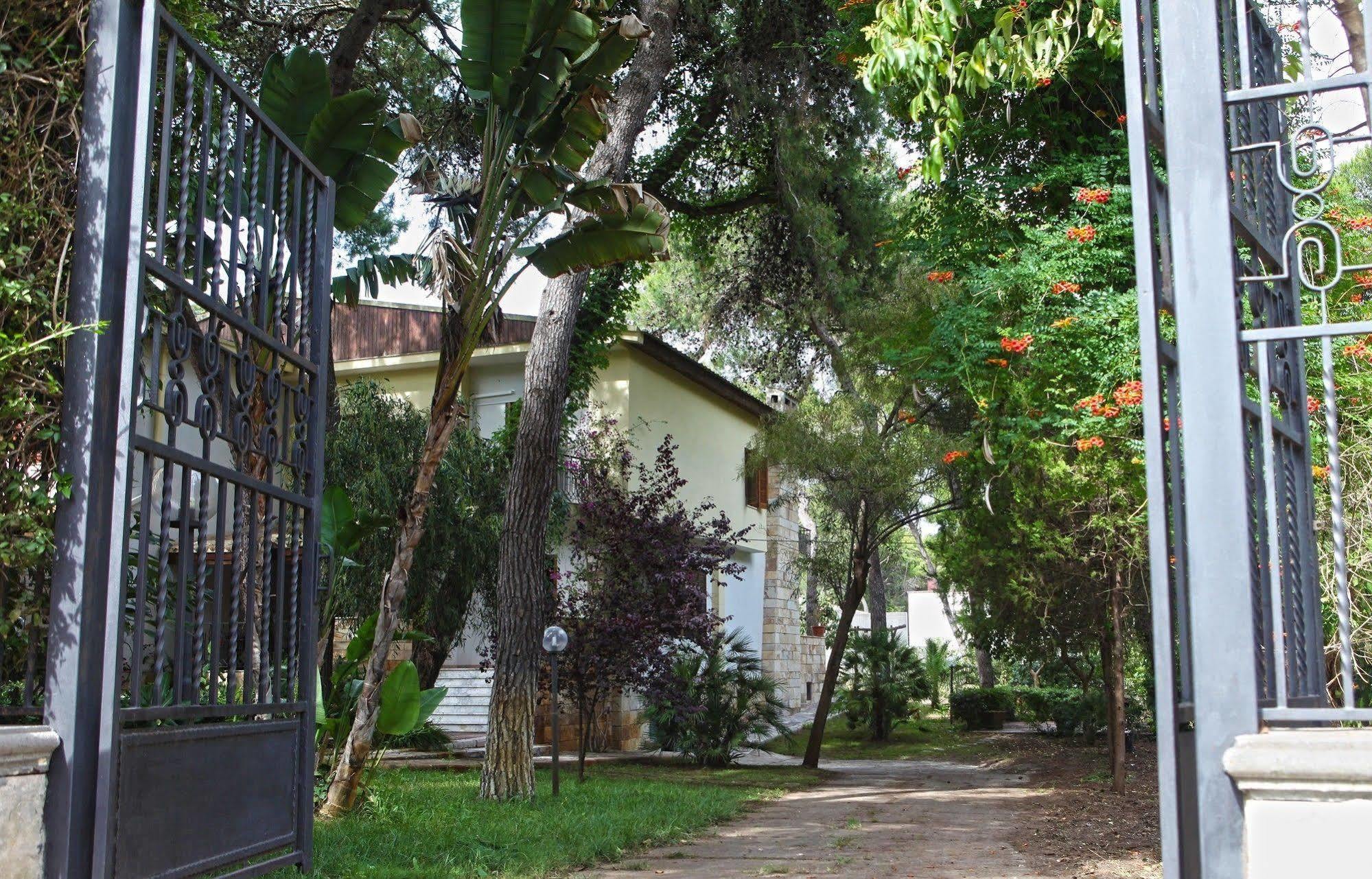 B&B Viale Dei Pini Castellaneta Marina Εξωτερικό φωτογραφία